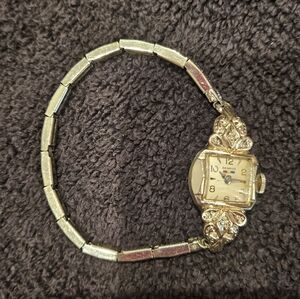 Vintage Elegant Silver  Women's Watch